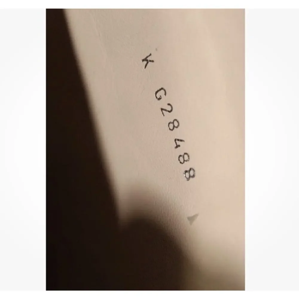 Chanel Womens Leather Embossed 